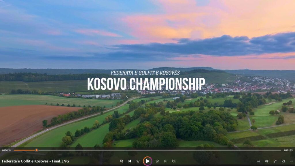 Videostandbild „Kosovo Championship“ mit Luftbild des Golfplatzes